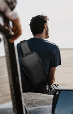 Sacoche Bandoulière Homme Verticale à Cadenas et Port USB